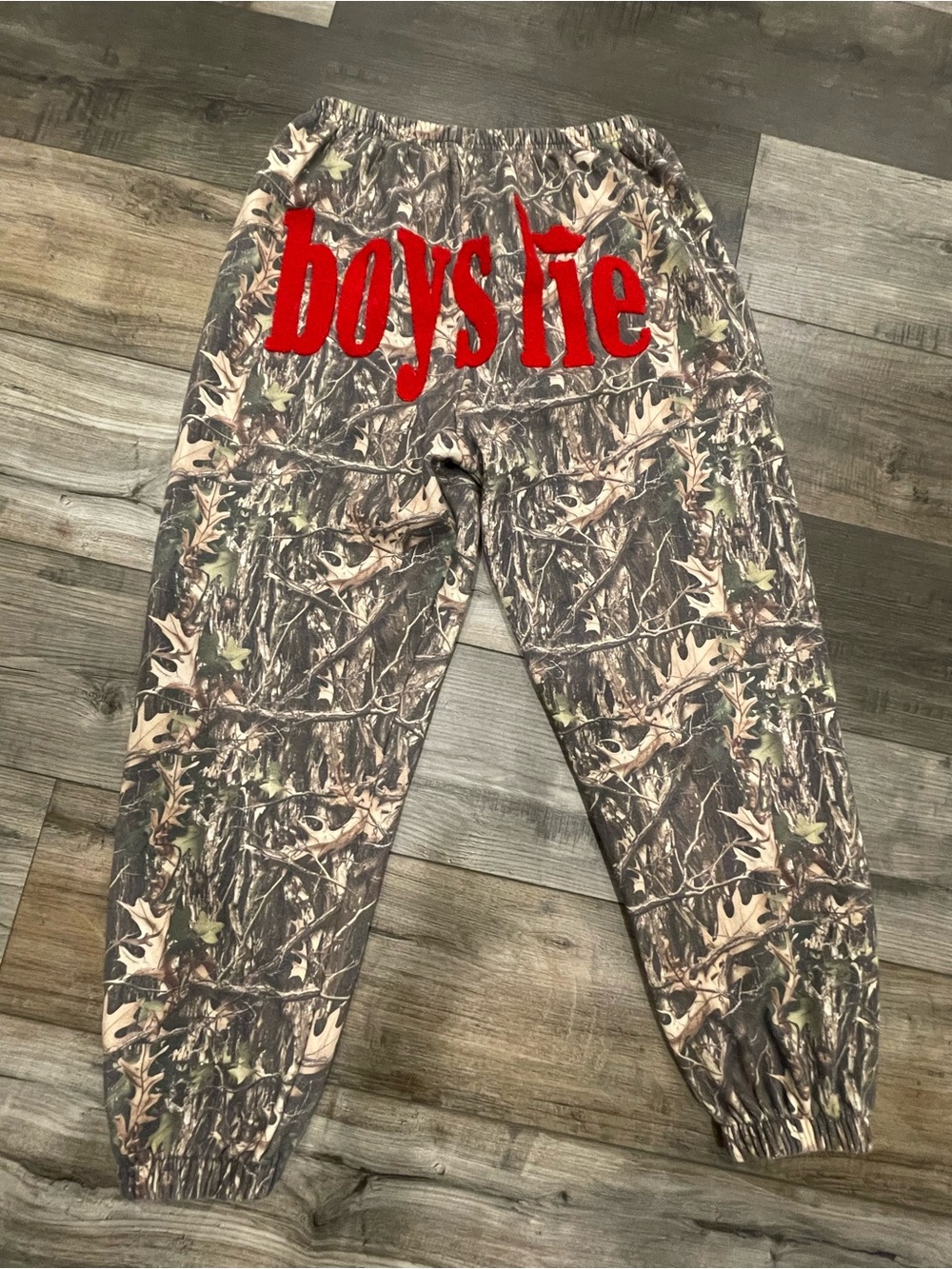 Boys Lie Camo Red Letters ON BACK sweatpants joggers Medium